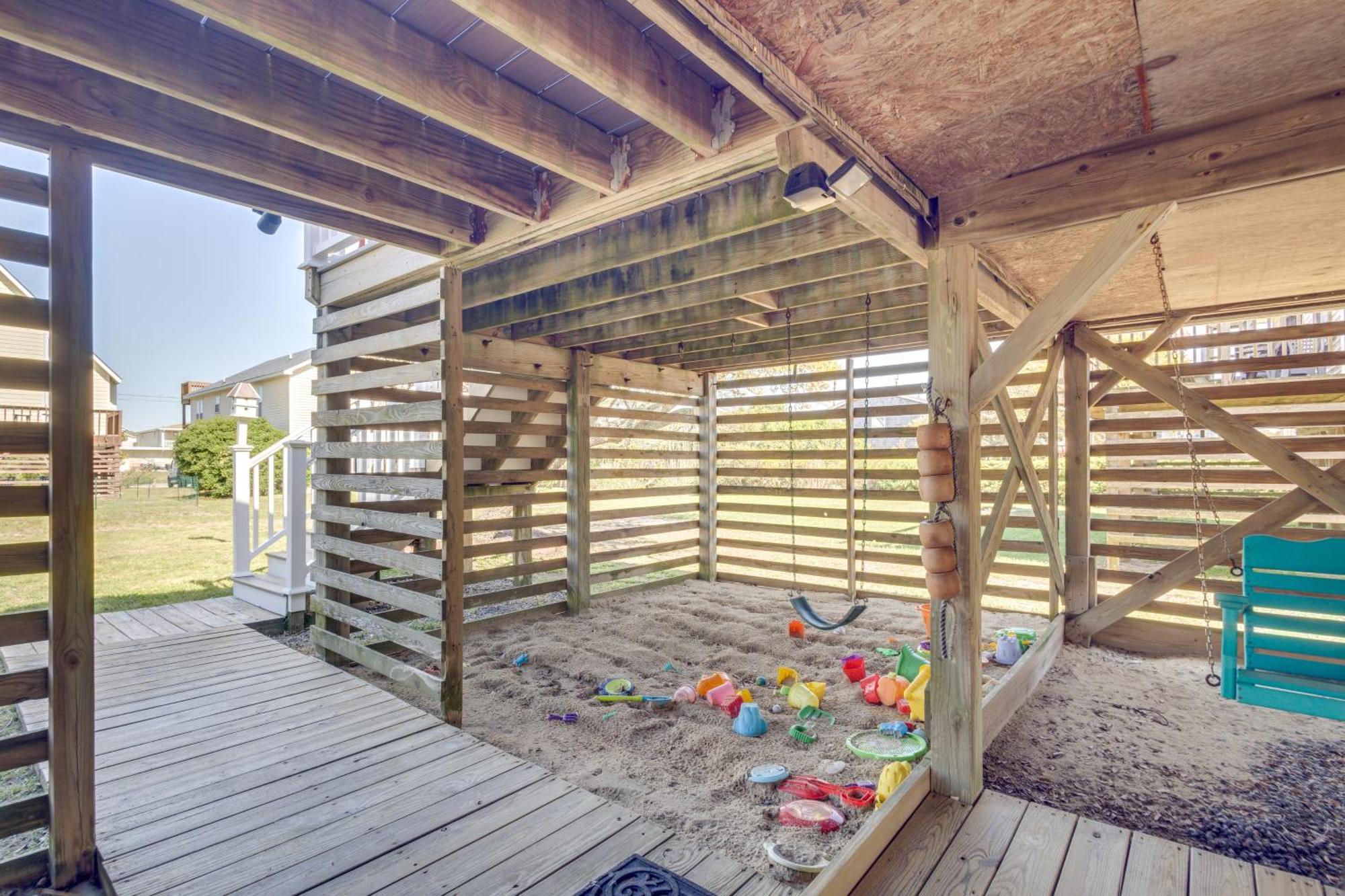 Coastal Home With Deck And Outdoor Shower Kill Devil Hills Exteriör bild